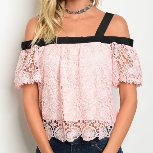 💥Last Two💥Pink and black lace top - Picture 2 of 3
